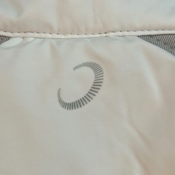 Womens Sleeveless Jacket - Picture 5 of 9